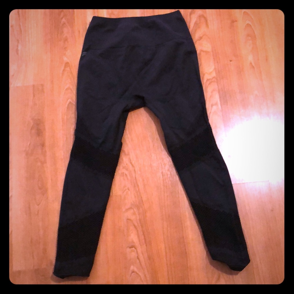 Ready to workout? Super cool black mesh leggings!